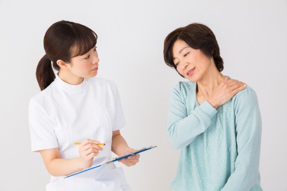 首の痛み